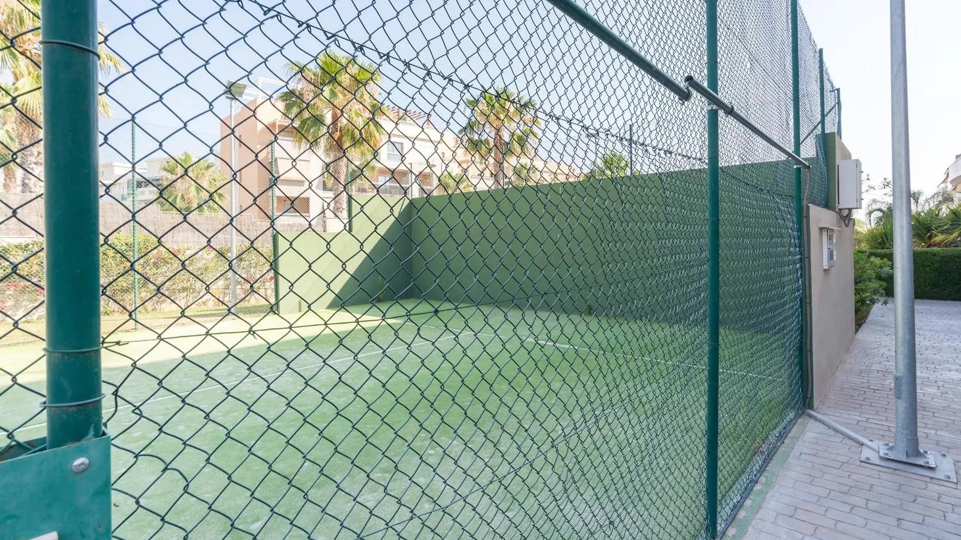 Hill Apartment With Terrace, Parking, Pool & Paddle Court 토레몰리노스
