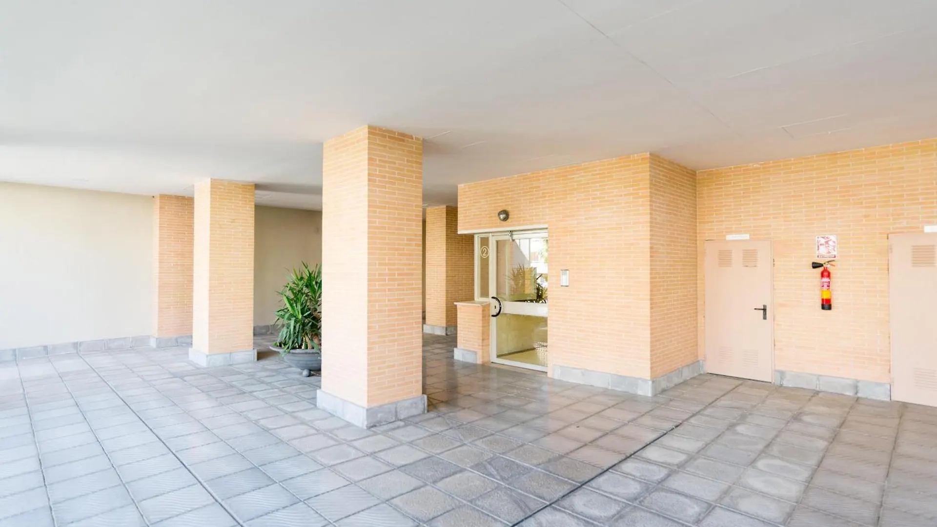 Hill Apartment With Terrace, Parking, Pool & Paddle Court 토레몰리노스