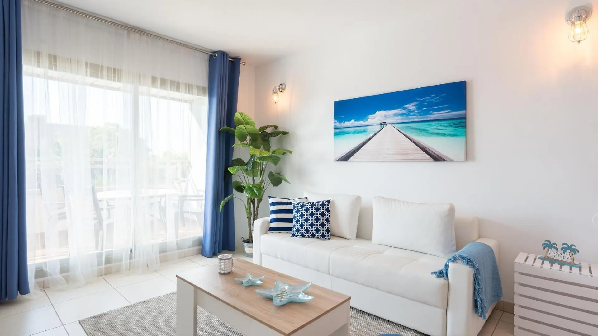 Hill Apartment With Terrace, Parking, Pool & Paddle Court 토레몰리노스