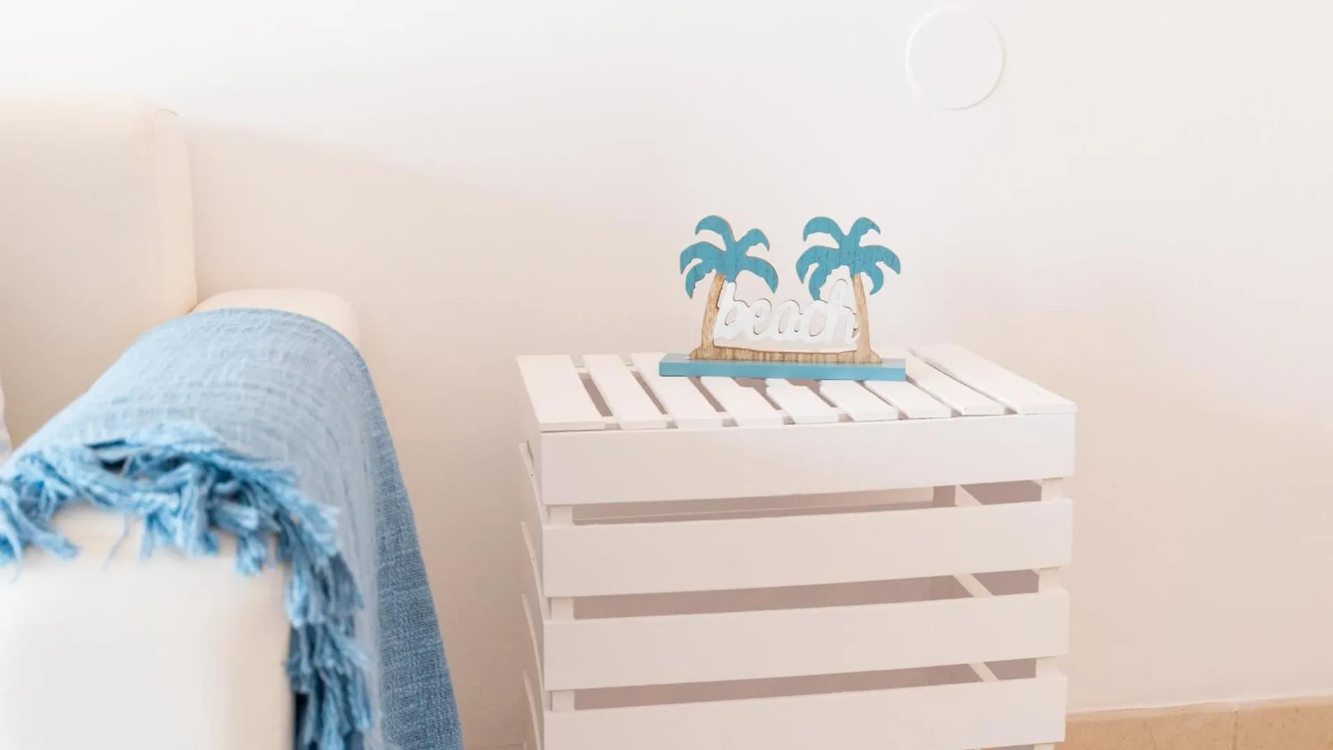 Hill Apartment With Terrace, Parking, Pool & Paddle Court 토레몰리노스
