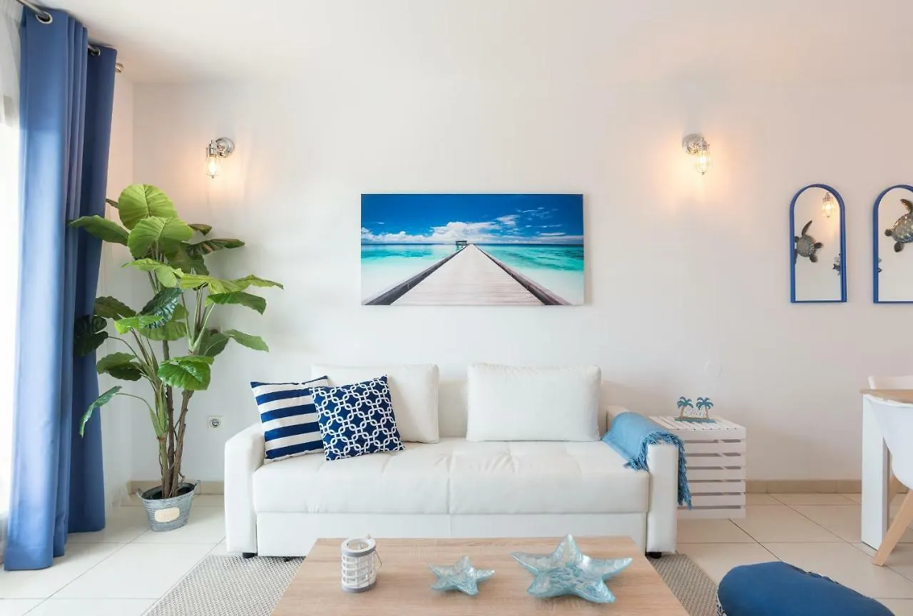 Hill Apartment With Terrace, Parking, Pool & Paddle Court 토레몰리노스 스페인