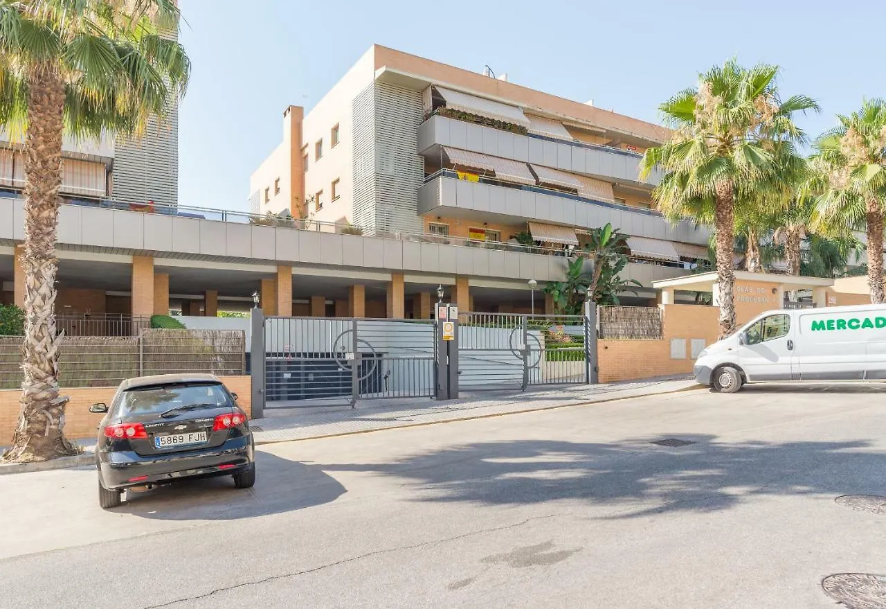 Hill Apartment With Terrace, Parking, Pool & Paddle Court 토레몰리노스
